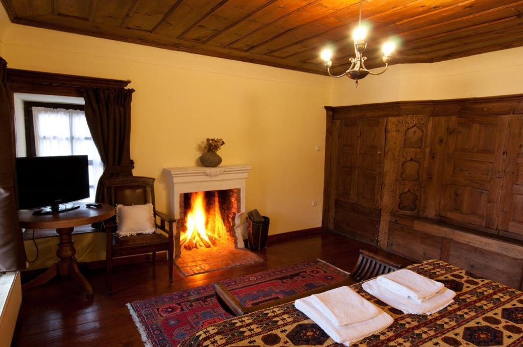 Vergoula's Mansion Kastoria Extérieur photo