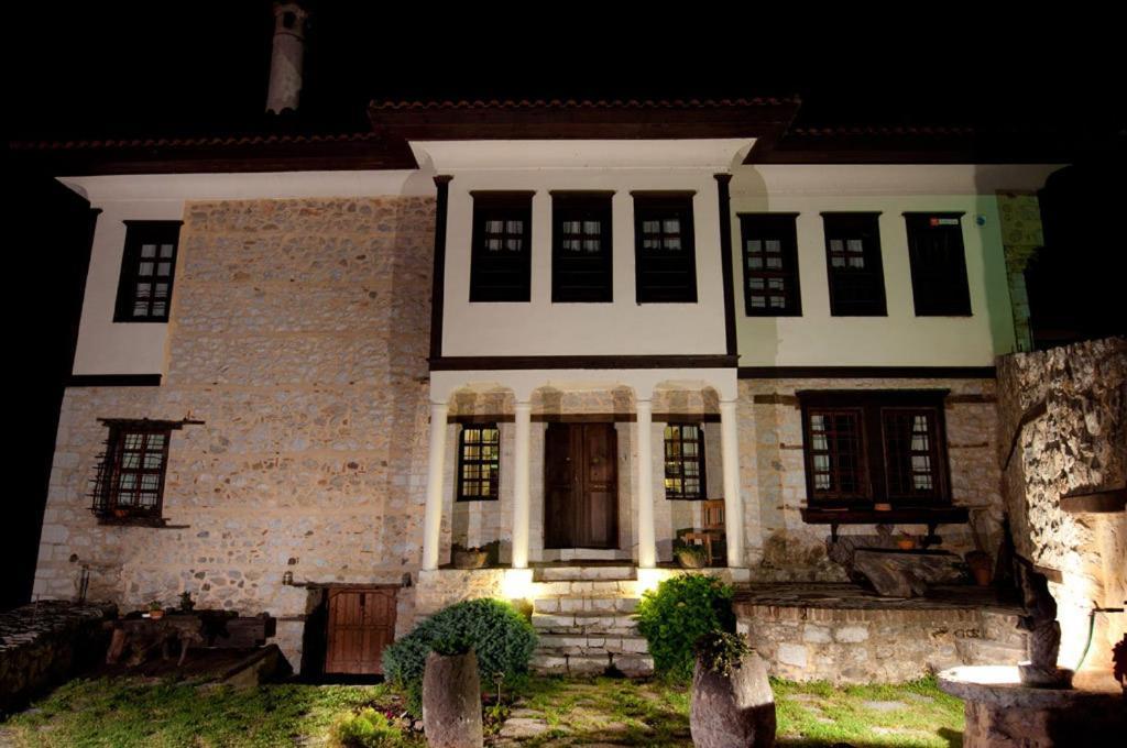 Vergoula's Mansion Kastoria Extérieur photo